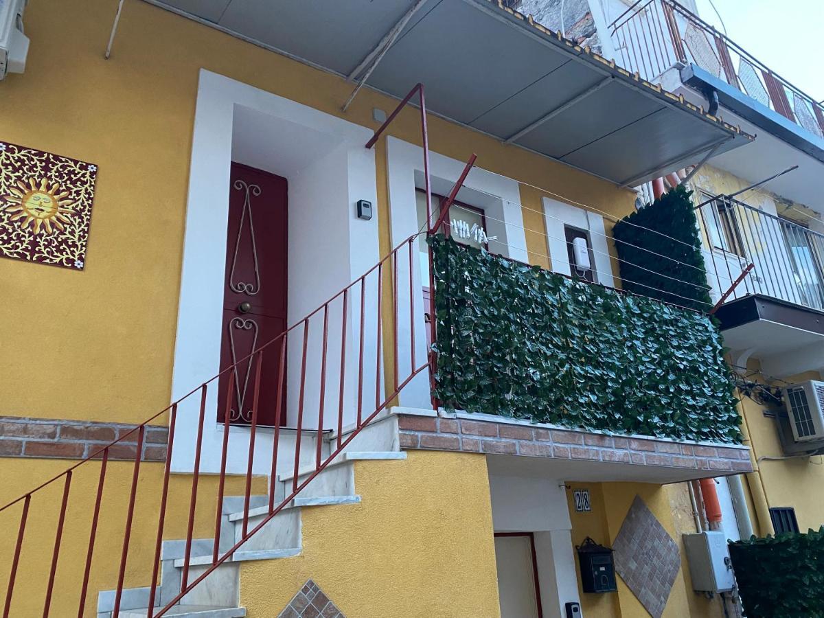 David Home Catania Bagian luar foto