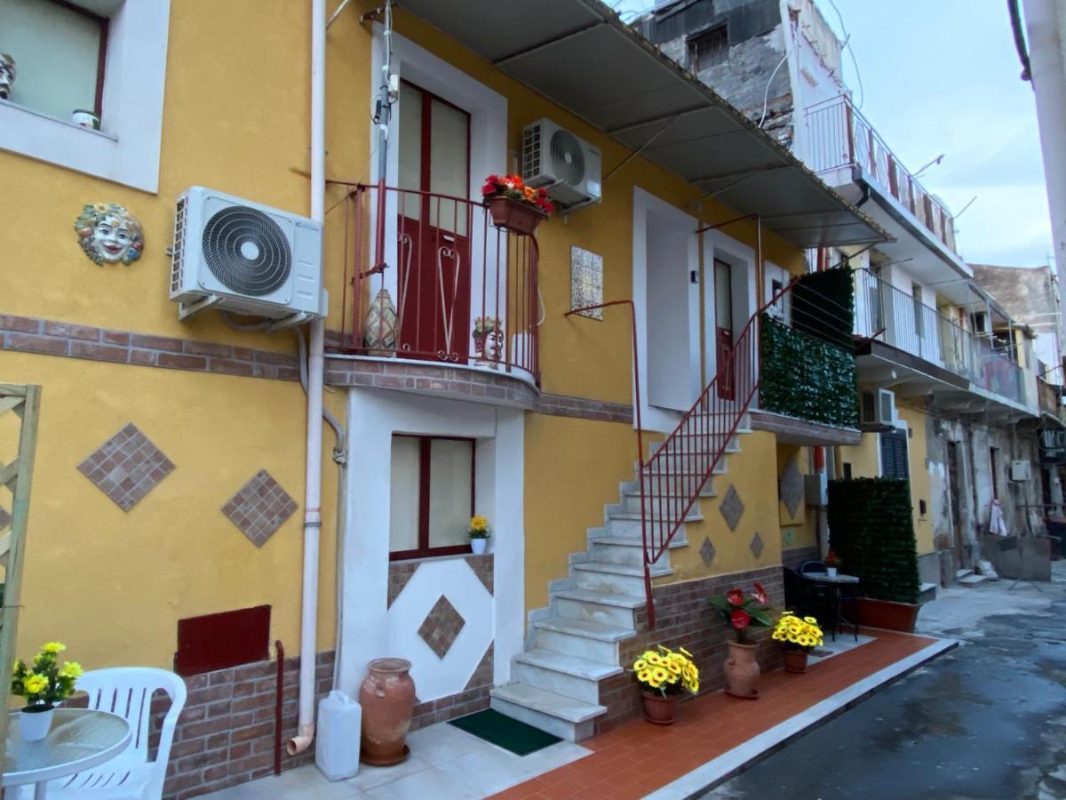 David Home Catania Bagian luar foto