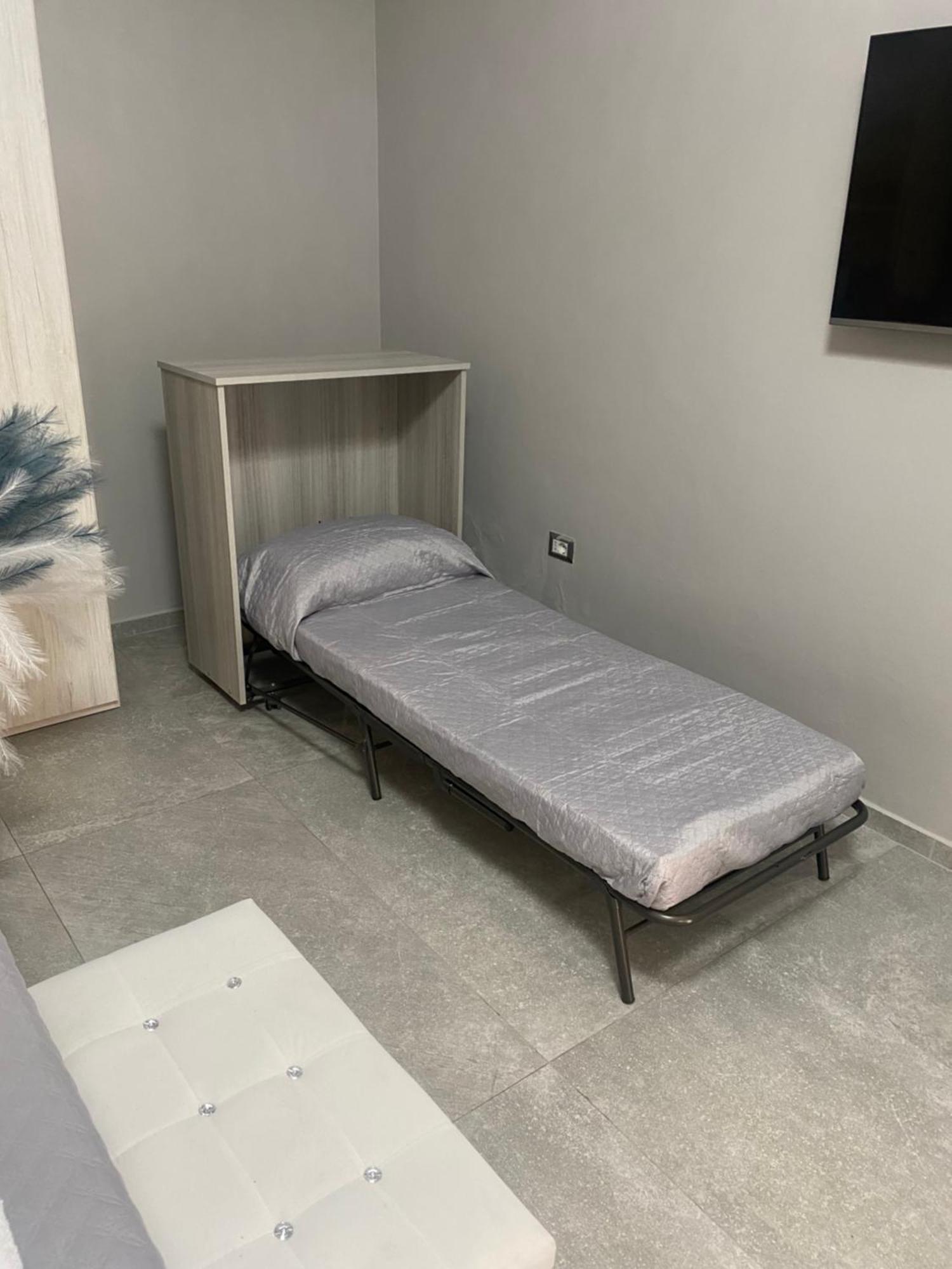 David Home Catania Bagian luar foto